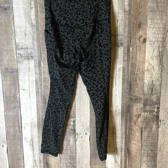 Athleta Stash Pocket 7/8 Tight II Leopard - Picture 2 of 6